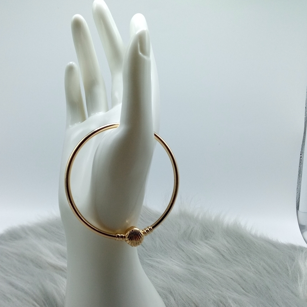 NEW Seashell Locket Bangle - Picture 4 of 11